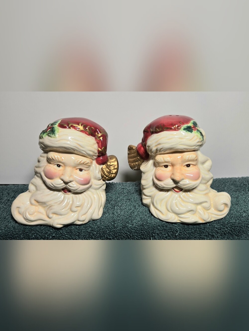 Vintage Ceramic Santa Head Christmas Salt & Pepper Shakers